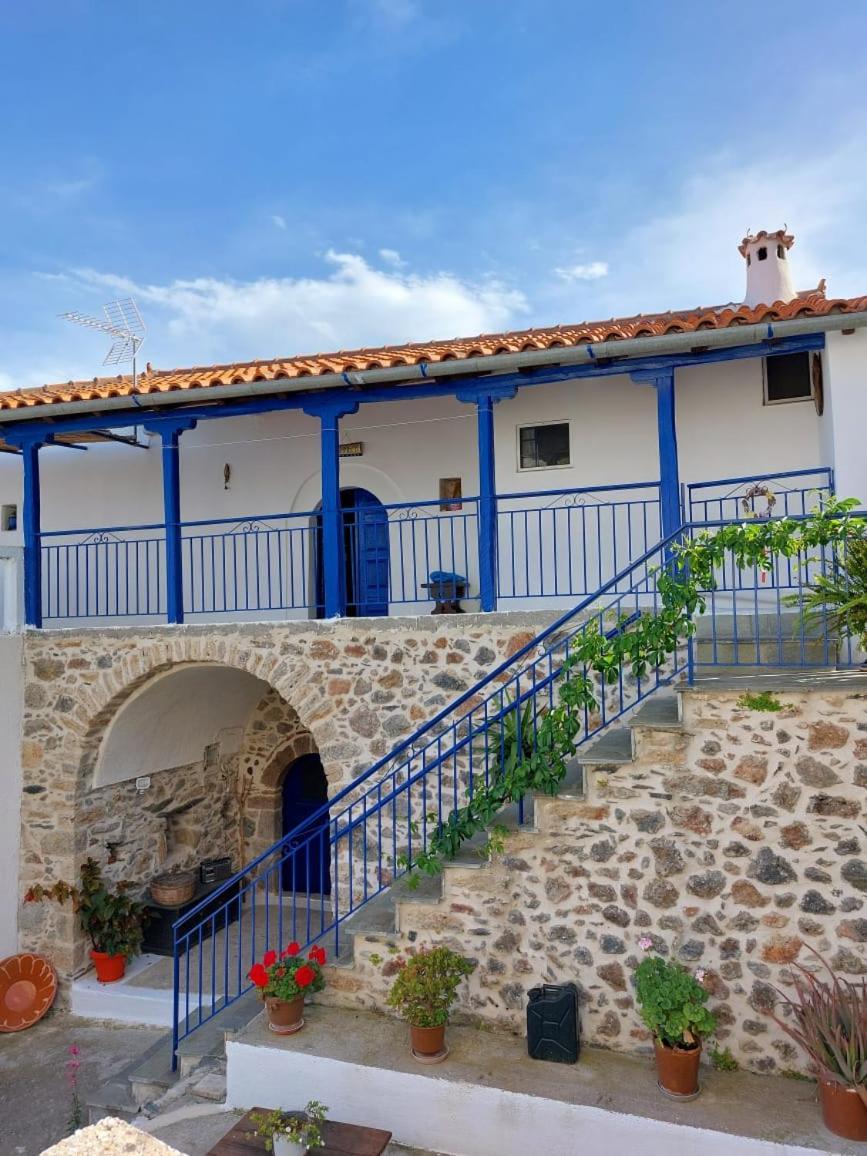 Politeika Traditional House Tiros Exterior photo